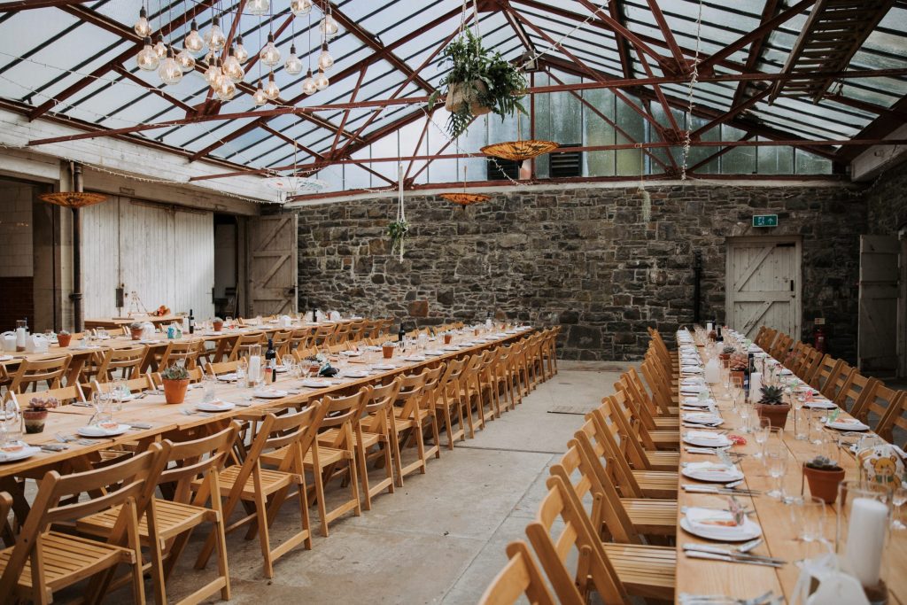 plas dinam wedding