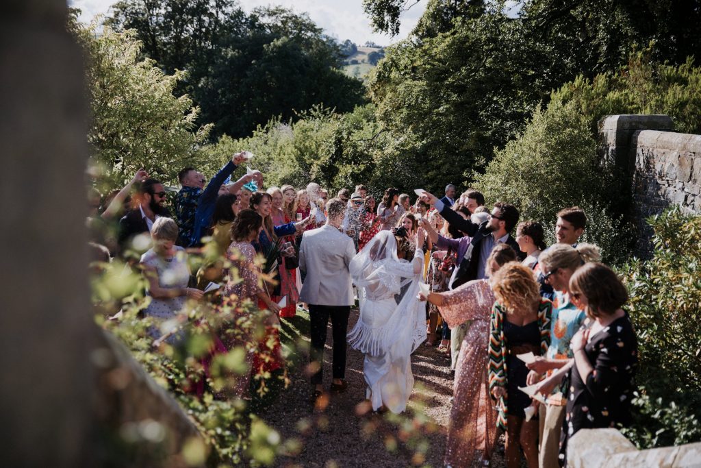 plas dinam wedding
