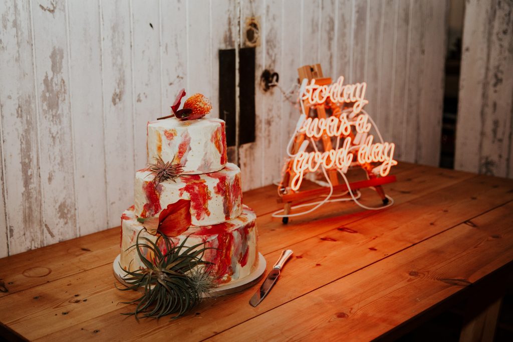 plas dinam wedding