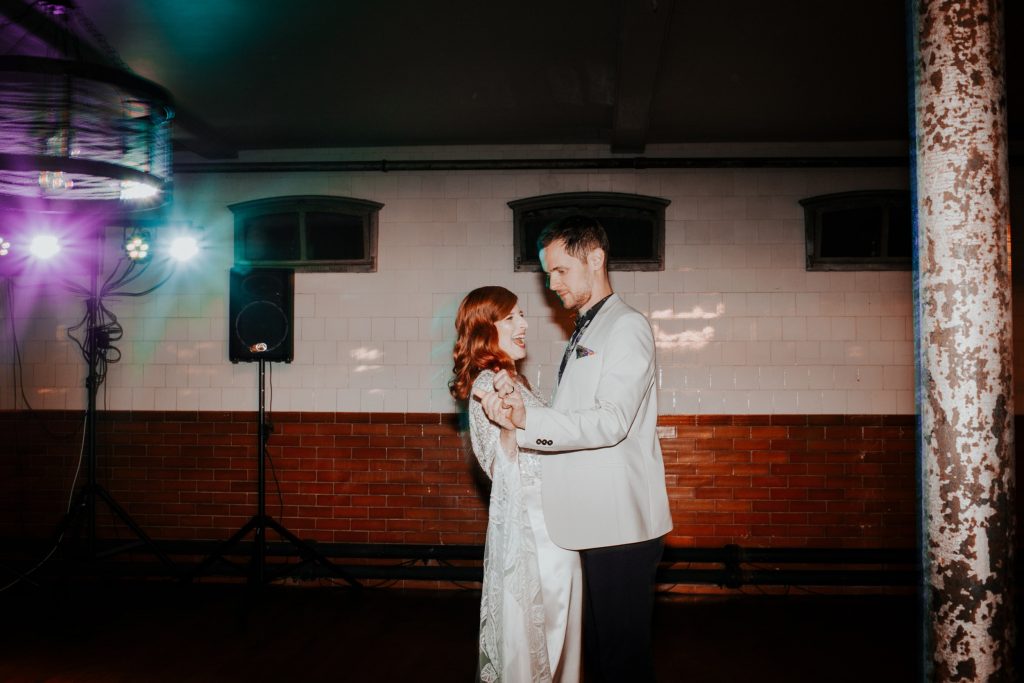 plas dinam wedding