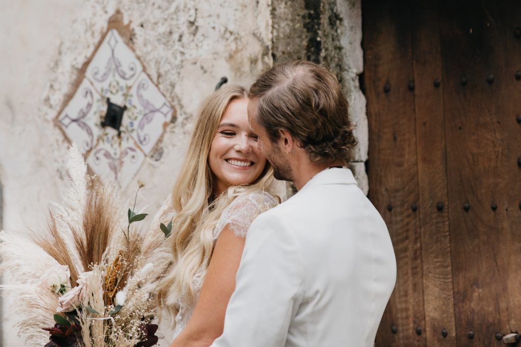 smiling wedding couple