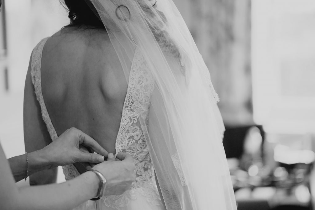 black white photography relaxed wedding photographer 