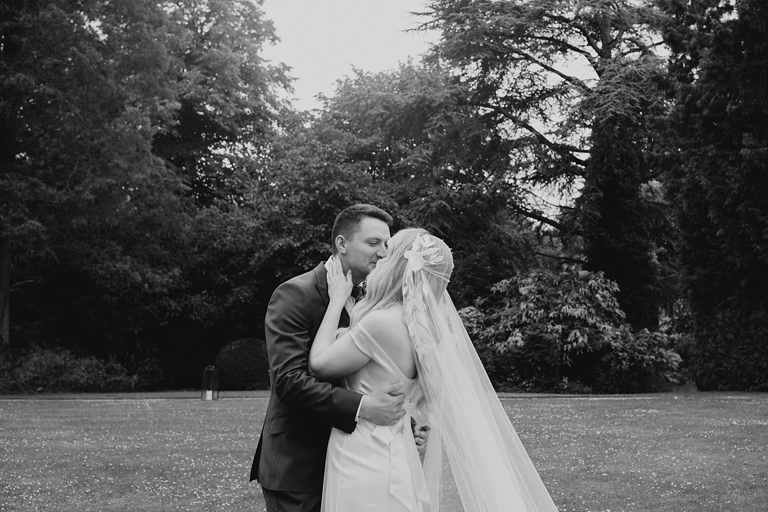 wedding first look
